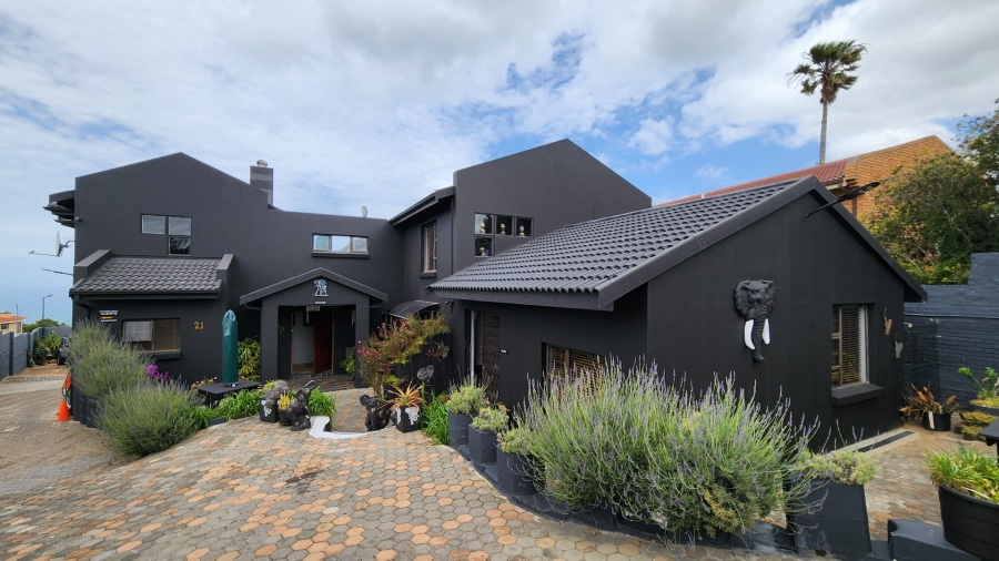 10 Bedroom Property for Sale in Dana Bay Western Cape